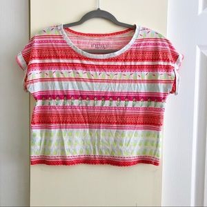 crop top w/ hawaiian stripy graphic